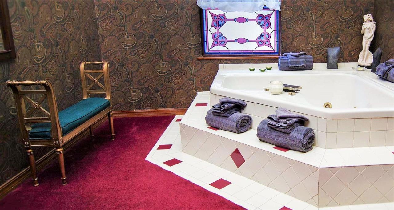 Benton Place Inn Юрека Спрингс Стая снимка