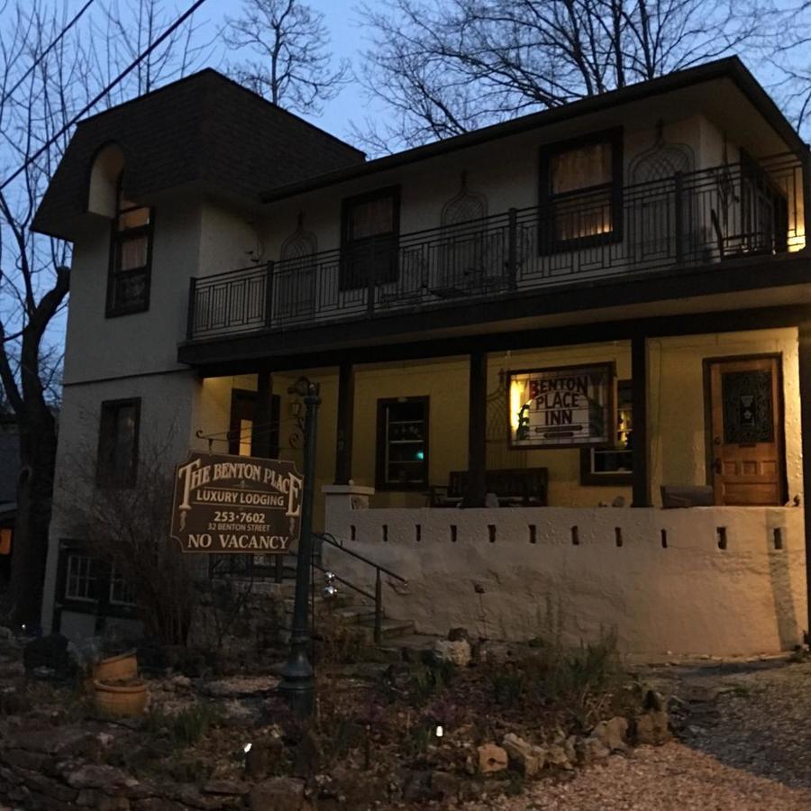 Benton Place Inn Юрека Спрингс Екстериор снимка
